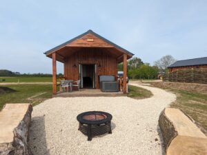 Queen Bee Glamping Cabin Wold Cabins