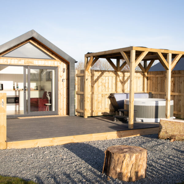 Zeus glamping cabin at Wold Escapes